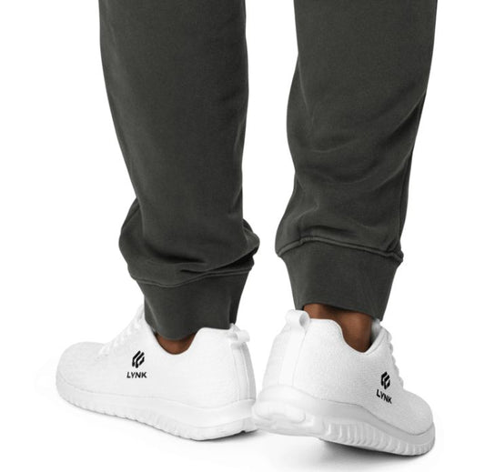 LYNK Men’s White athletic shoes
